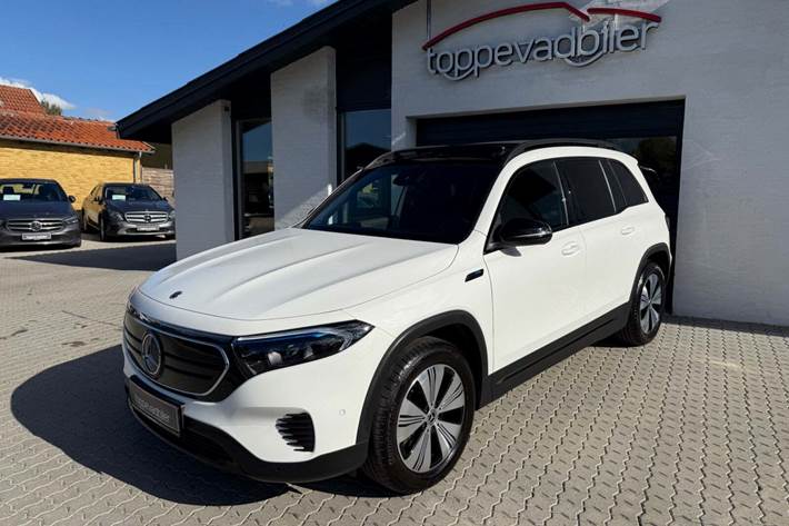 Hvid Mercedes EQB250 fra 2022 set udefra