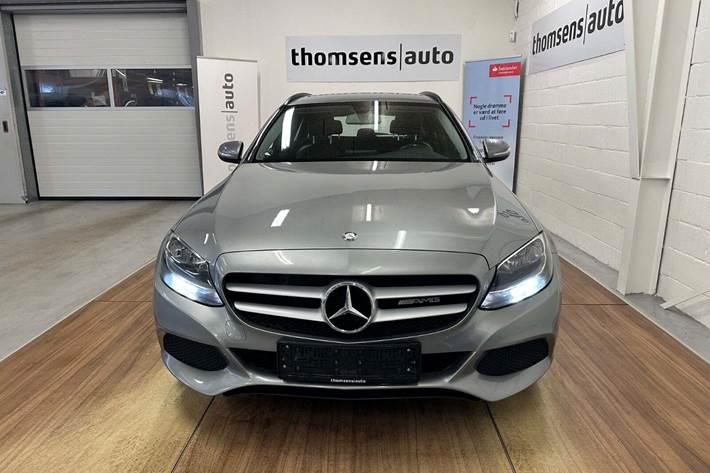 Blå Mercedes C200 fra 2015