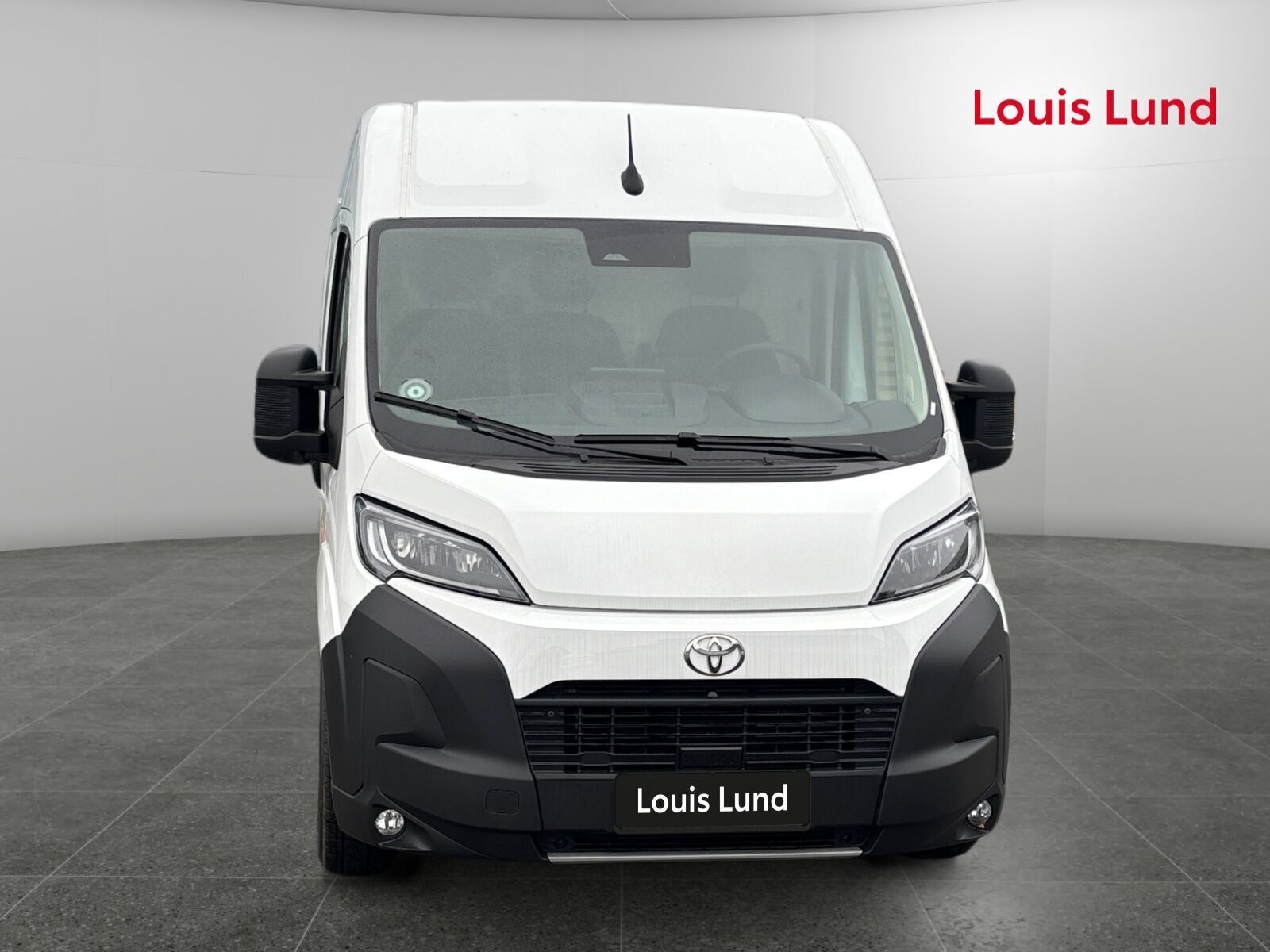 Hvid Toyota Proace Max fra 2025