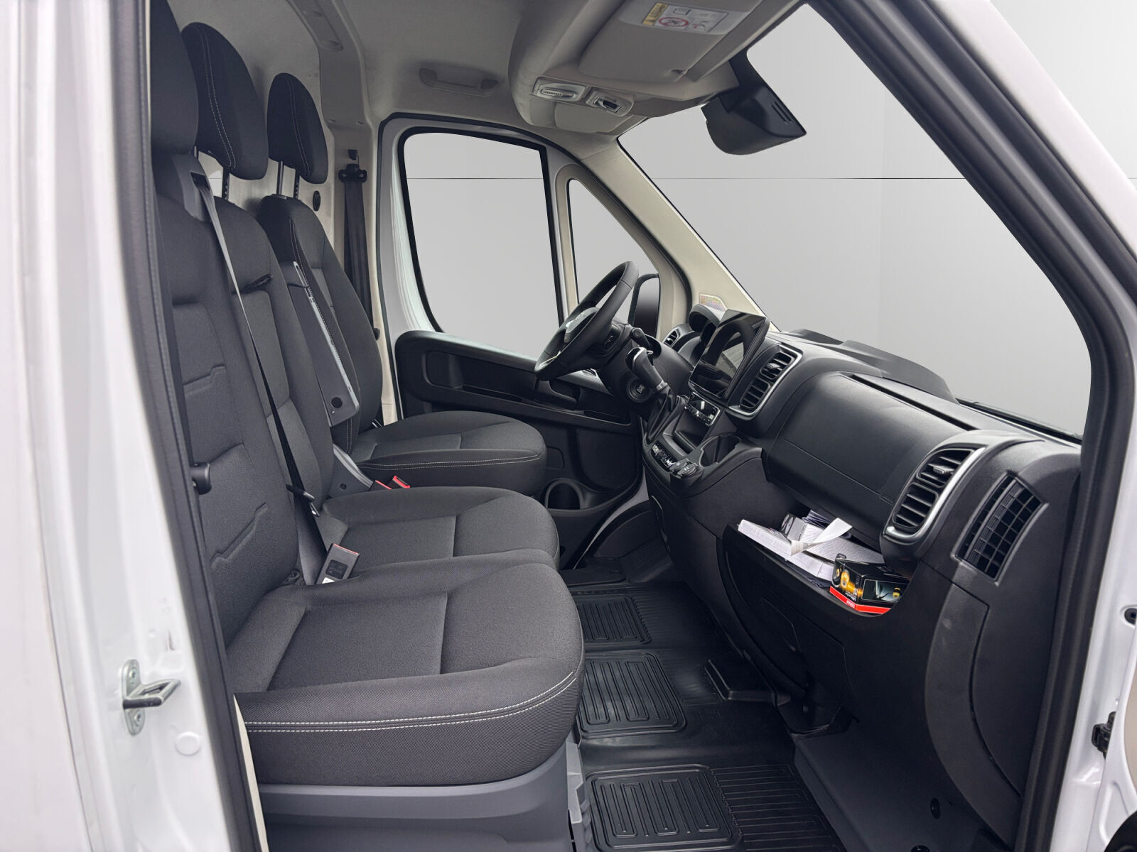 Hvid Toyota Proace Max fra 2025