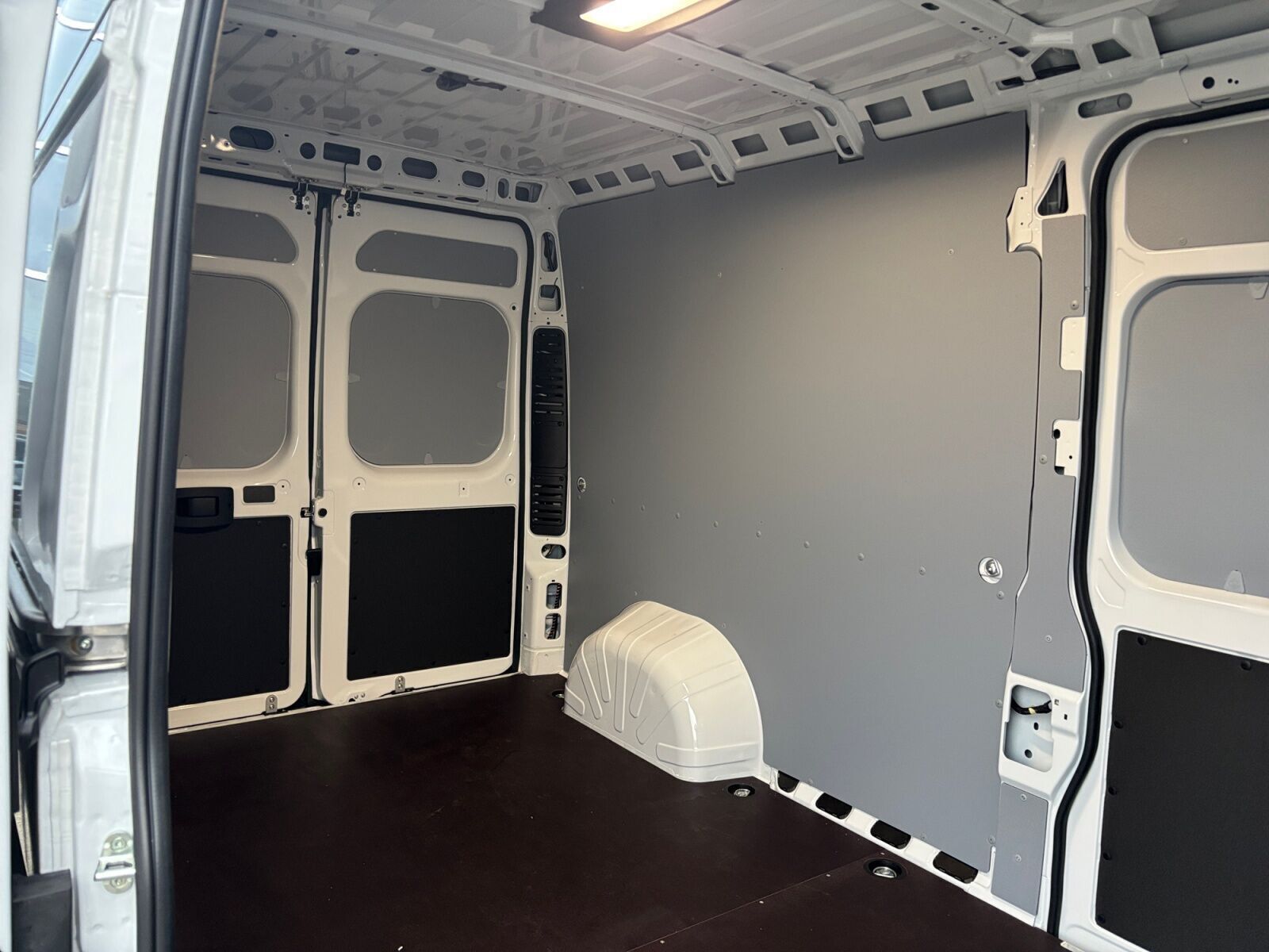 Hvid Toyota Proace Max fra 2025