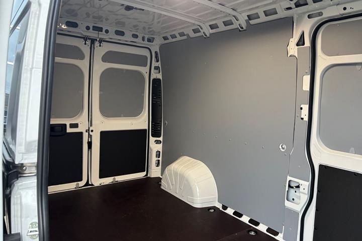 Hvid Toyota Proace Max fra 2025