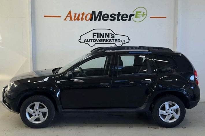 Sort Dacia Duster fra 2017