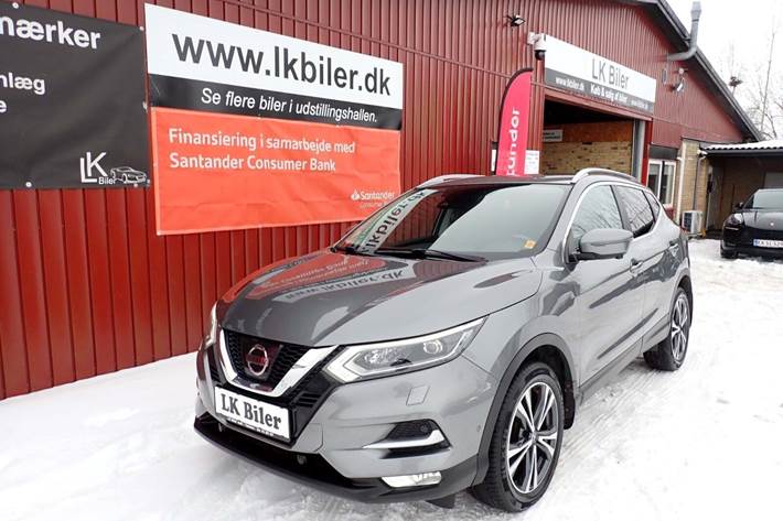 Grå Nissan Qashqai fra 2018 set udefra