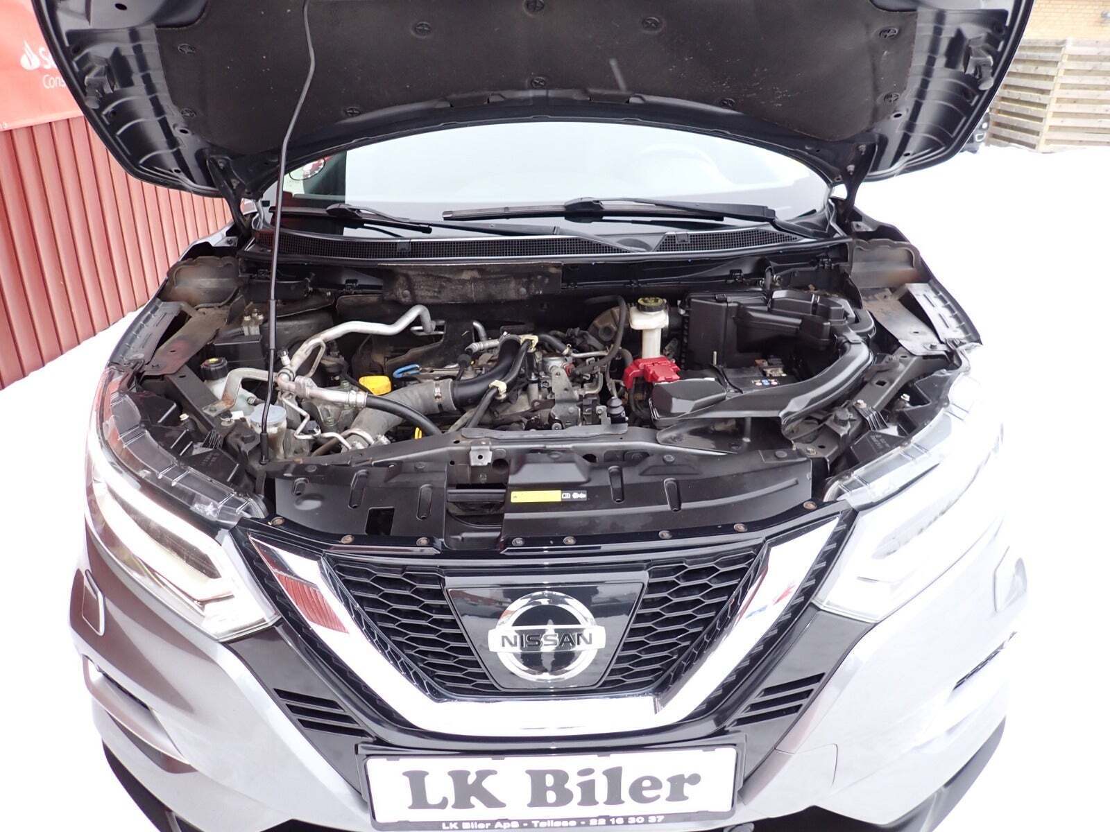 Grå Nissan Qashqai fra 2018