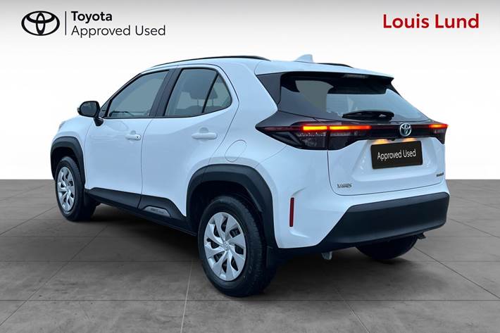 Hvid Toyota Yaris Cross fra 2024