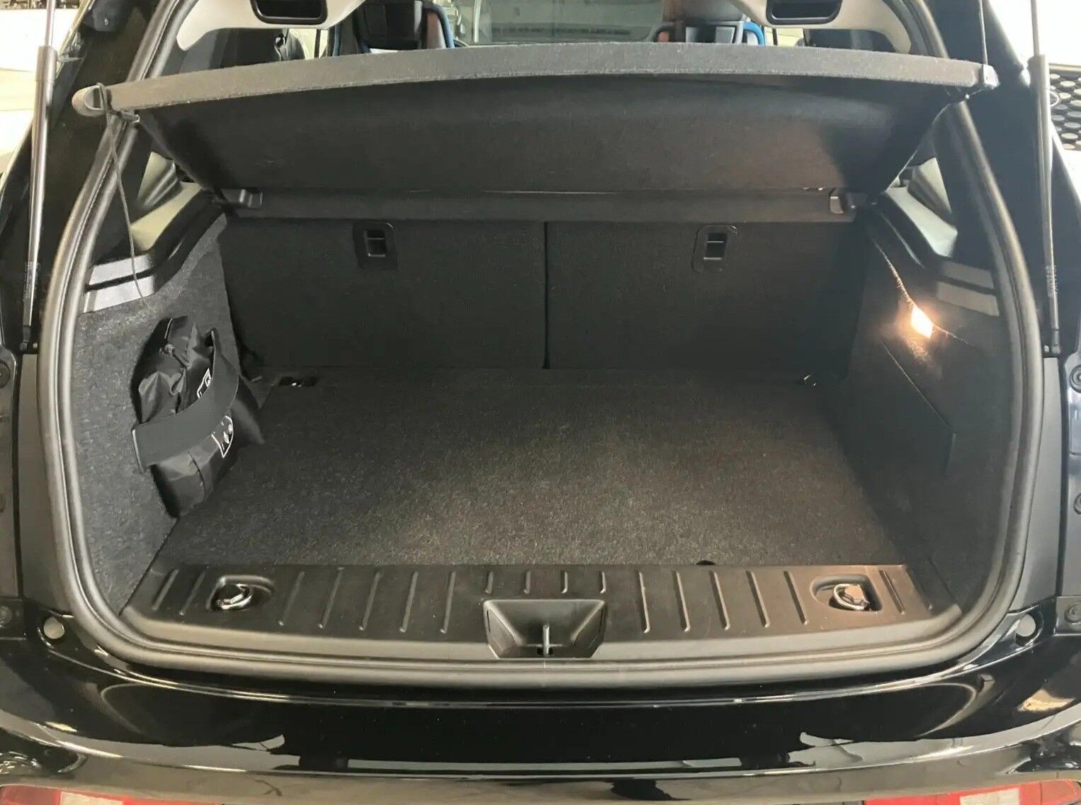 Blå BMW i3 fra 2022