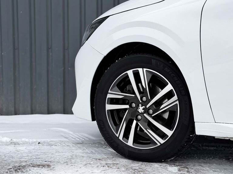 Peugeot 208 1,2 PureTech 100 Allure EAT8