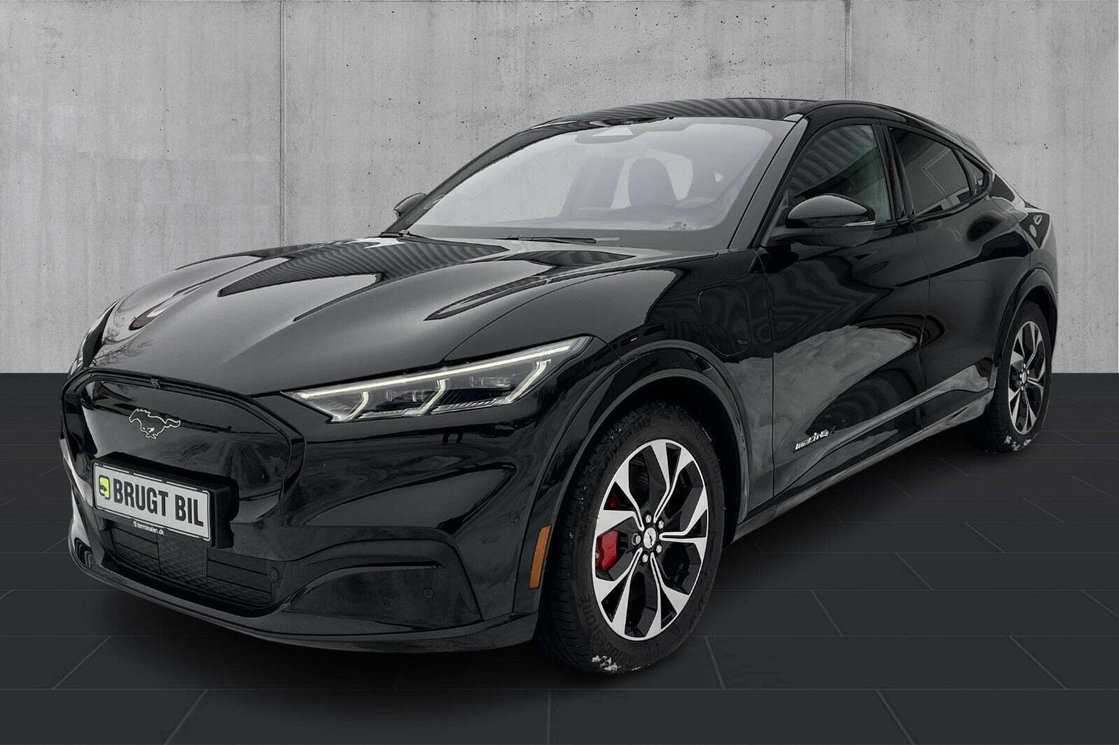 undefined Ford Mustang Mach-E fra 2023 set udefra