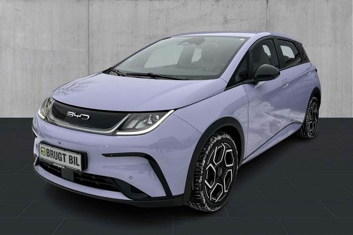 Sort BYD Dolphin fra 2023 set udefra