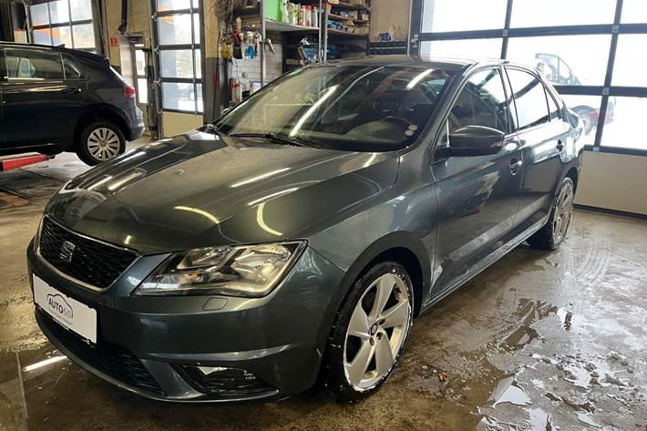 Grå Seat Toledo fra 2017 set udefra