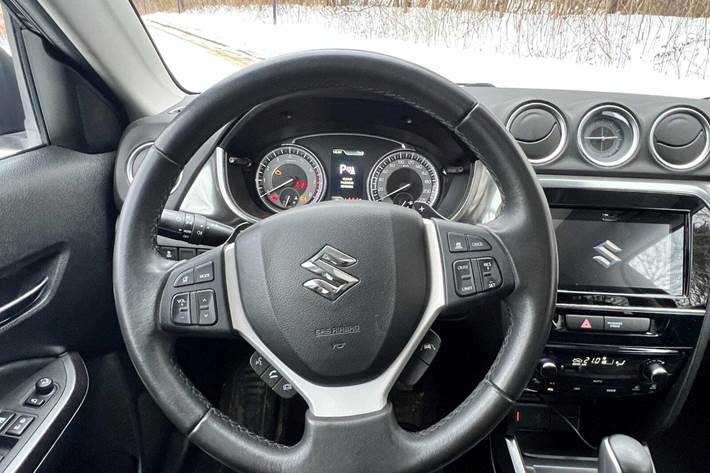 Sort Suzuki Vitara fra 2018