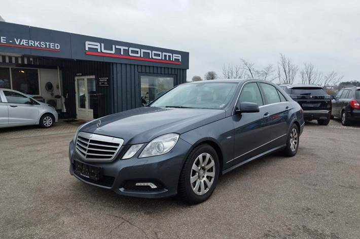 Grå Mercedes E250 fra 2009