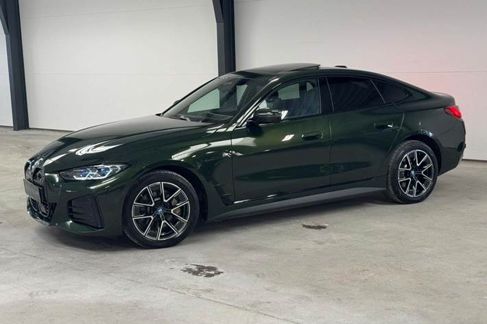Grøn BMW i4 fra 2023