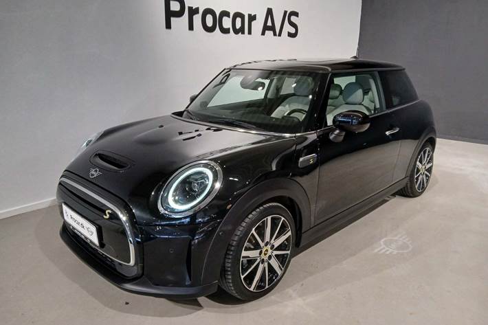 Sort Mini Cooper SE fra 2022 set udefra