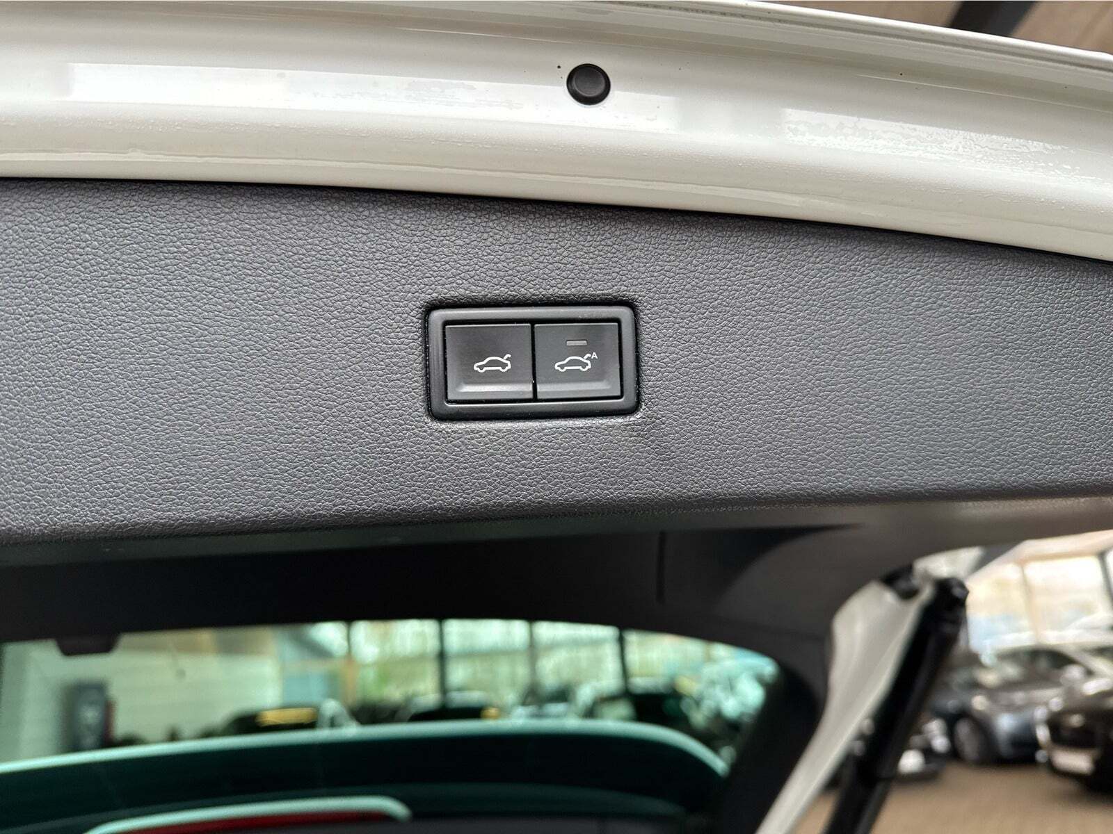 Hvid VW Tiguan fra 2019