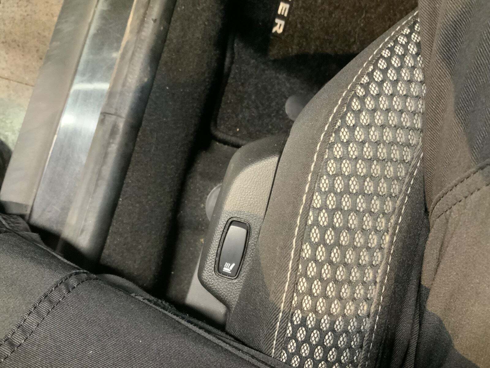 Sort Dacia Duster fra 2020