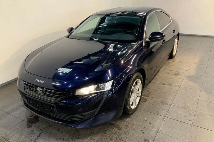 Blå Peugeot 508 fra 2018