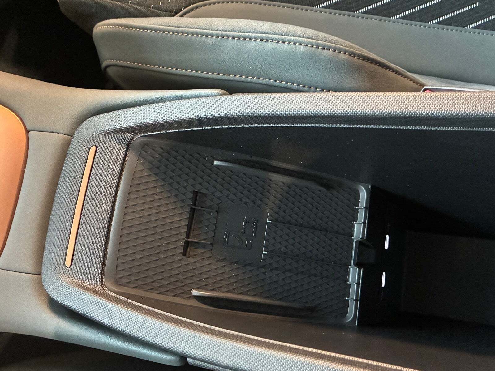 Blå Cupra Born fra 2026