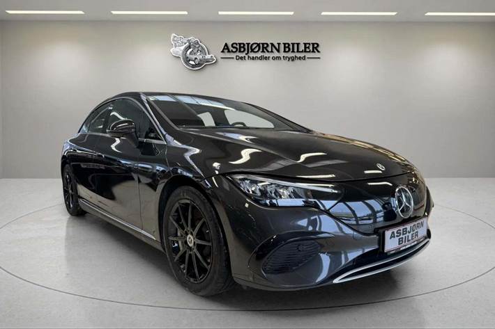 Grå Mercedes EQE300 fra 2023