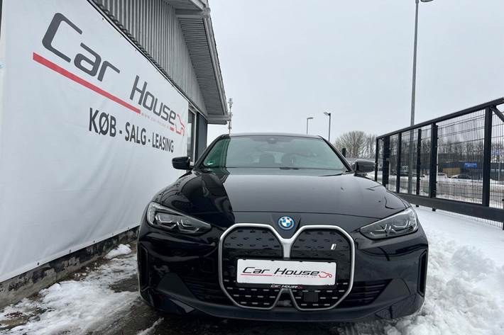 Sort BMW i4 fra 2023