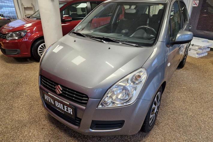 Grå Suzuki Splash fra 2011