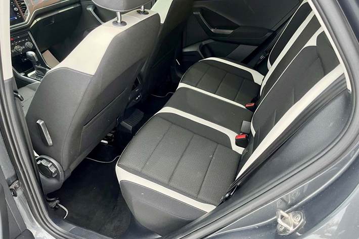 Grå VW T-Roc fra 2022