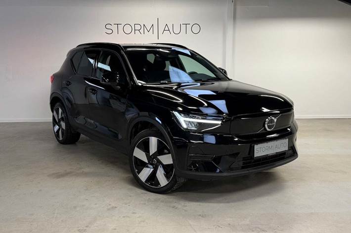 Sort Volvo XC40 fra 2023