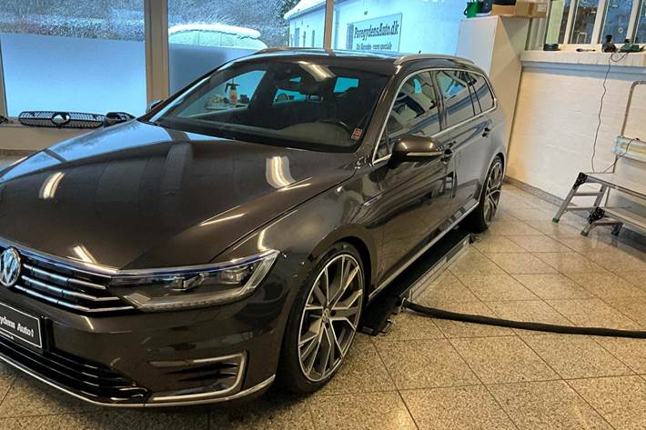 Sort VW Passat fra 2018