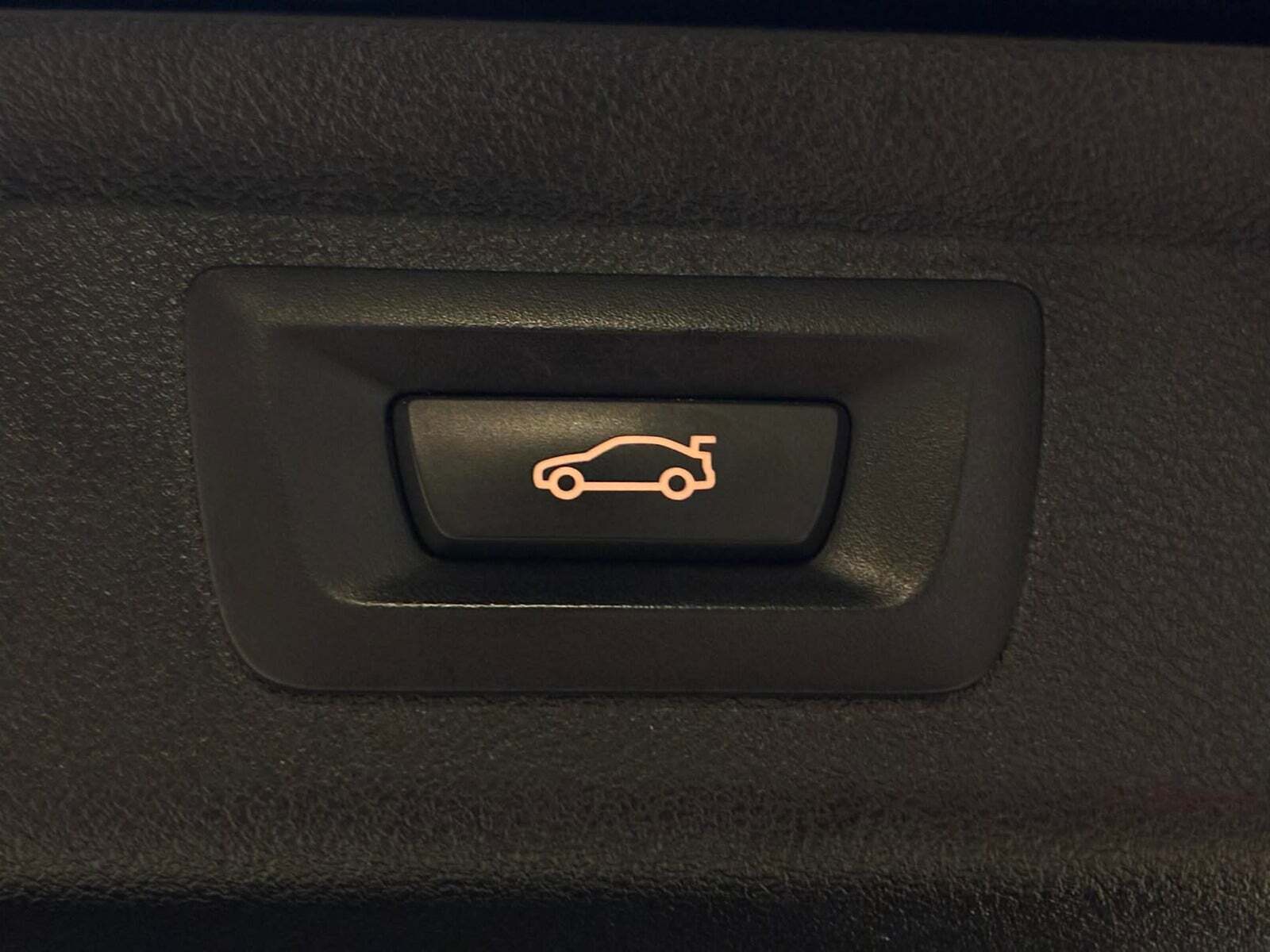 Sort BMW 530e fra 2021