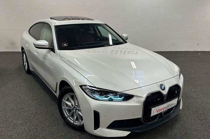 Hvid BMW i4 fra 2023