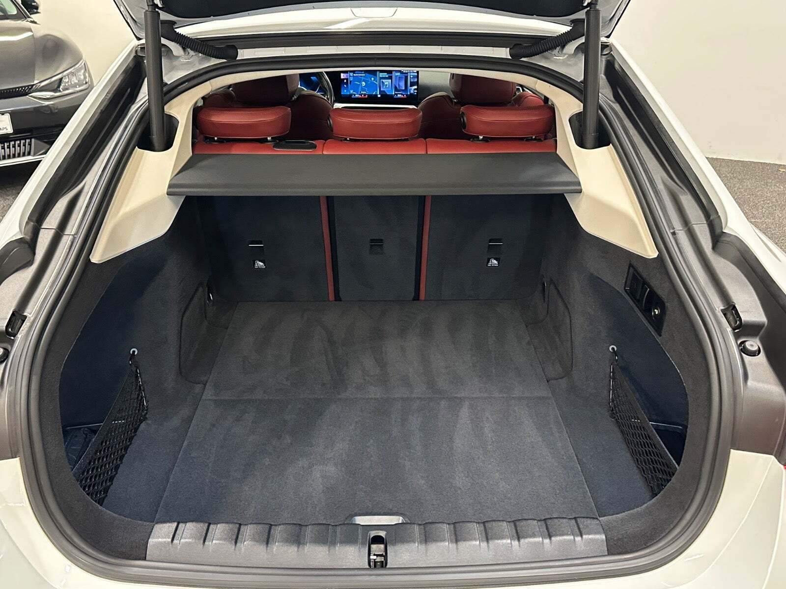 Hvid BMW i4 fra 2023