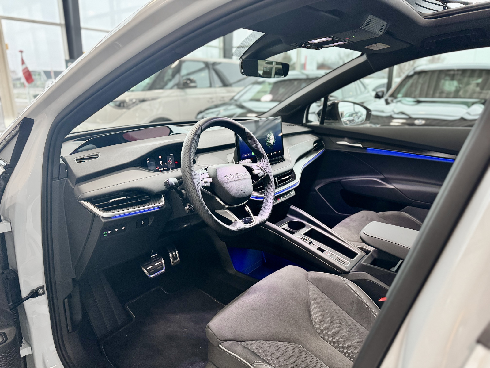 Hvid Skoda Enyaq fra 2026