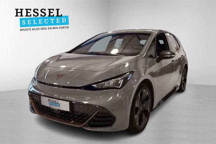 Grå Cupra Born fra 2023 set udefra