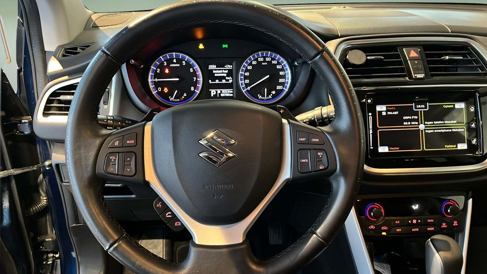 Blå Suzuki S-Cross fra 2019