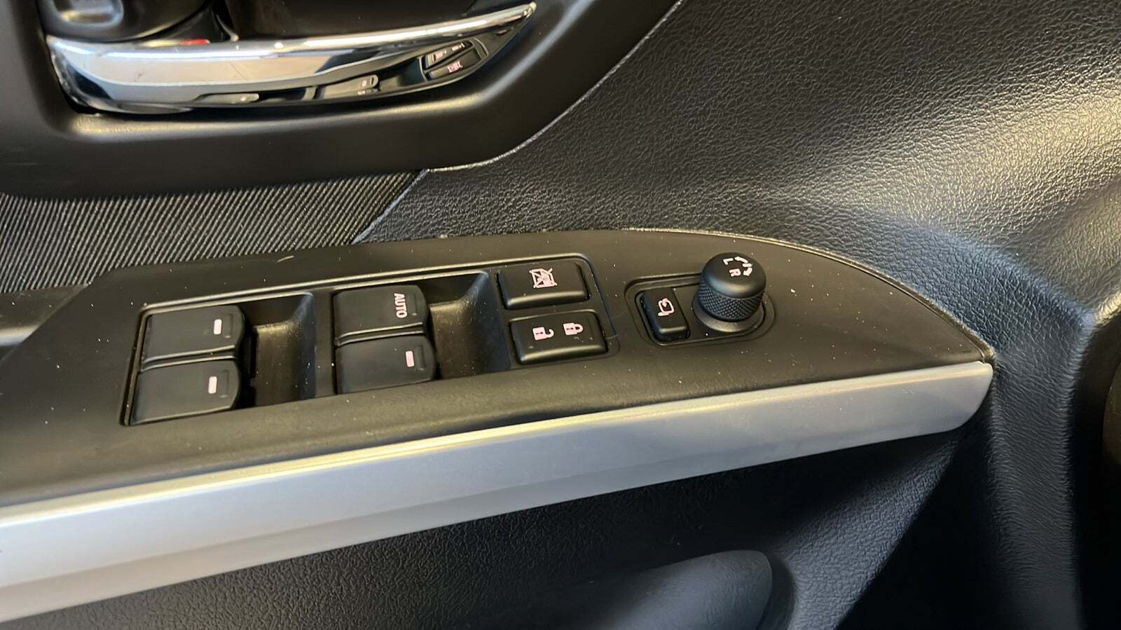 Blå Suzuki S-Cross fra 2019