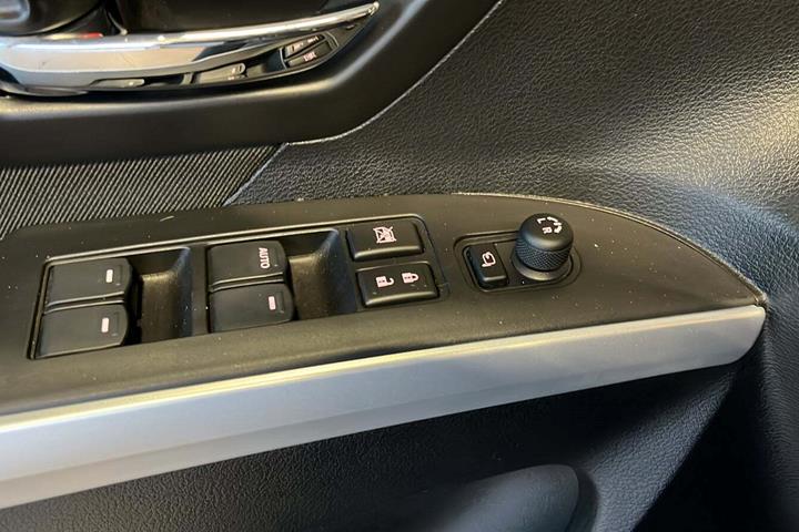 Blå Suzuki S-Cross fra 2019