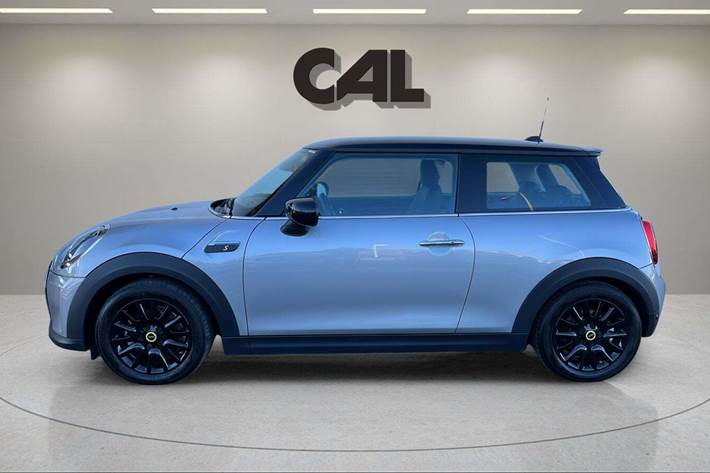 Sølv Mini Cooper SE fra 2023