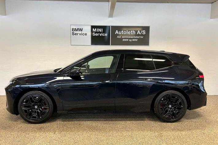 Sort BMW iX fra 2025