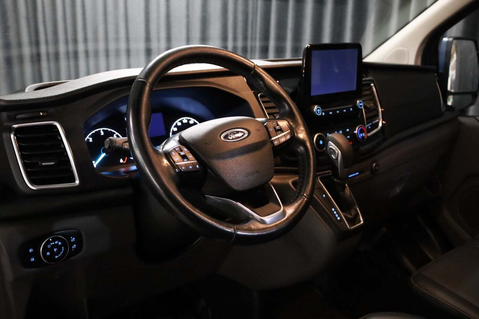 Ford Transit Custom 320L 2,0 TDCi 185 Sport aut.