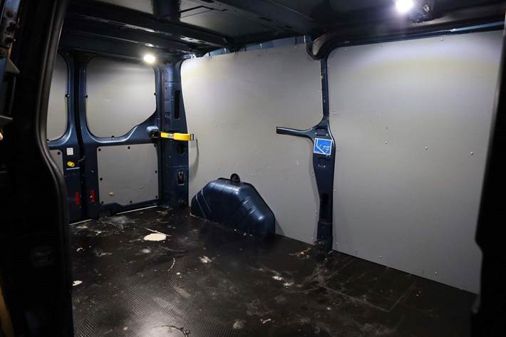 Blå Ford Transit Custom 320L fra 2020