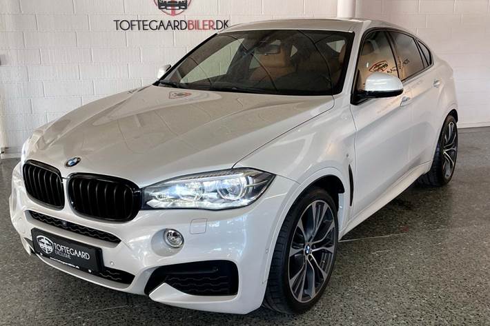 Hvid BMW X6 fra 2018 set udefra