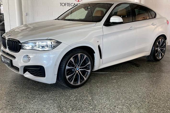 Hvid BMW X6 fra 2018