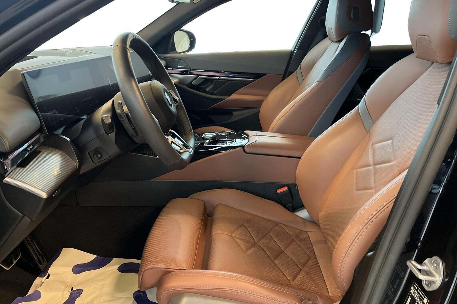 BMW i5 xDrive40 Touring Fully Charged