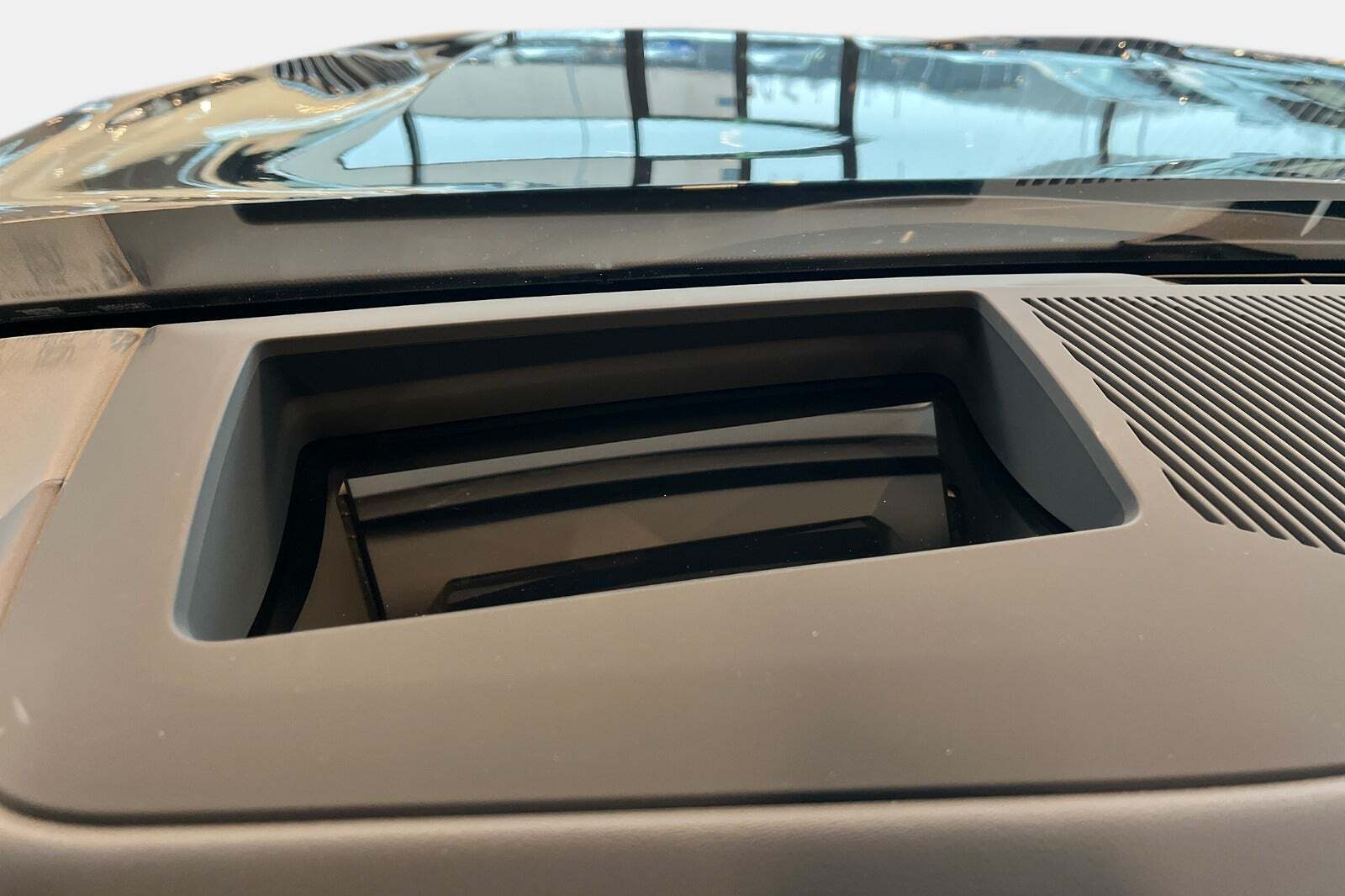 Sort BMW i5 fra 2025