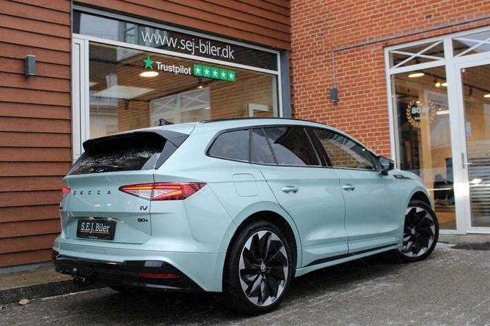 Grøn Skoda Enyaq fra 2023