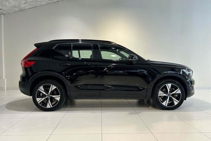 Sort Volvo XC40 fra 2022