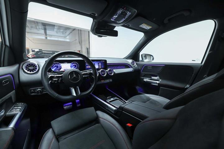 Hvid Mercedes EQB250+ fra 2025