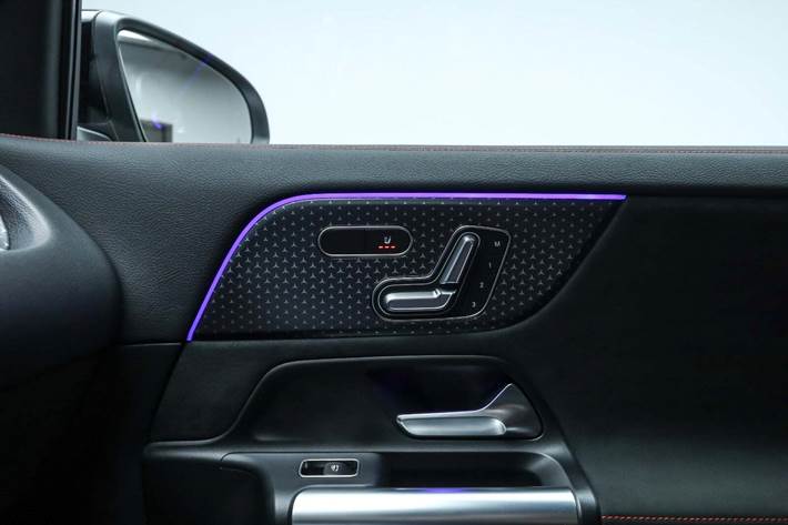 Hvid Mercedes EQA250+ fra 2026