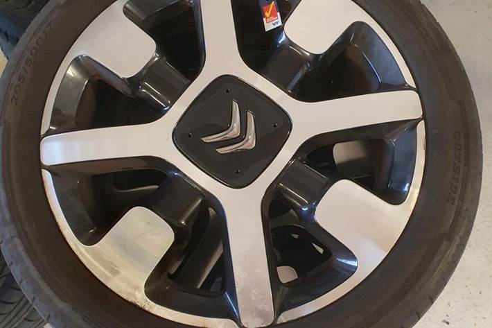 Grå Citroën C3 fra 2019